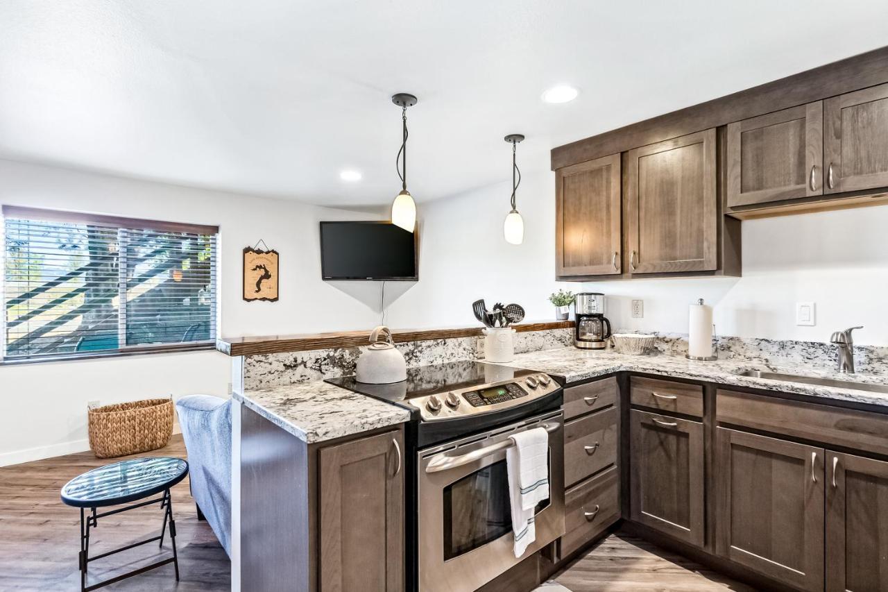 Driftwood Waterfront Gem Apartment Sandpoint Exterior foto